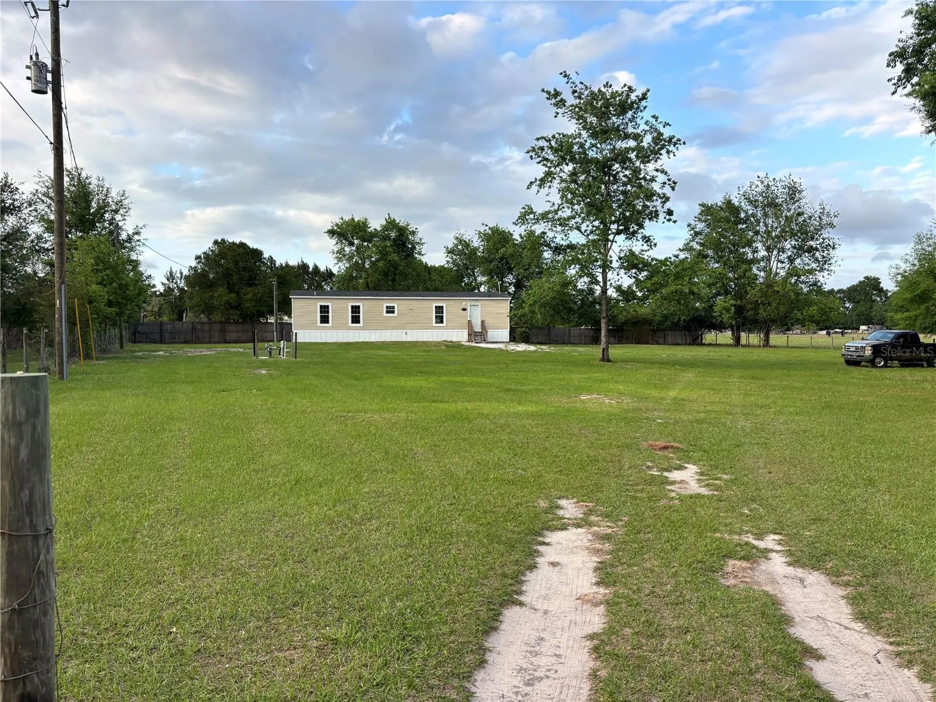 11511 NE 10th Terrace Oxford FL 34484