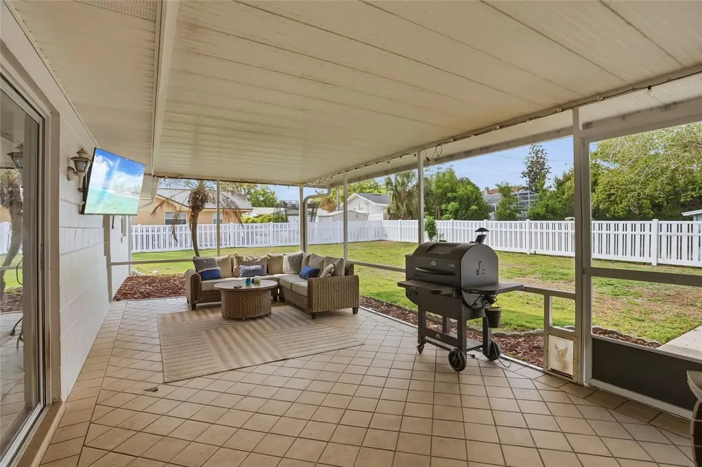 22 Lake Link Drive SE Winter Haven FL 33884