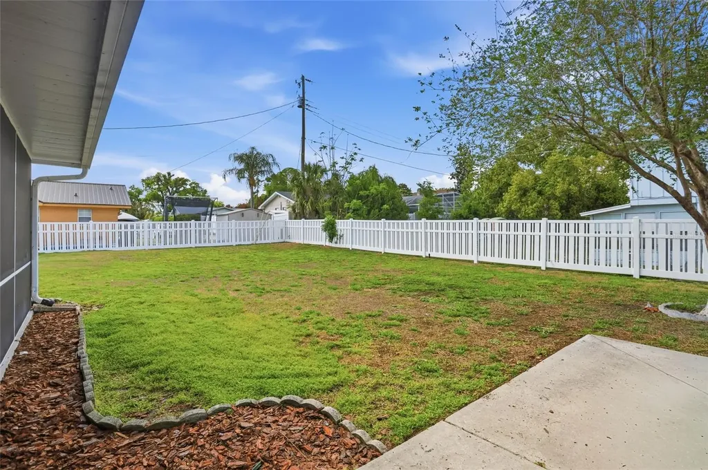 22 Lake Link Drive SE Winter Haven FL 33884