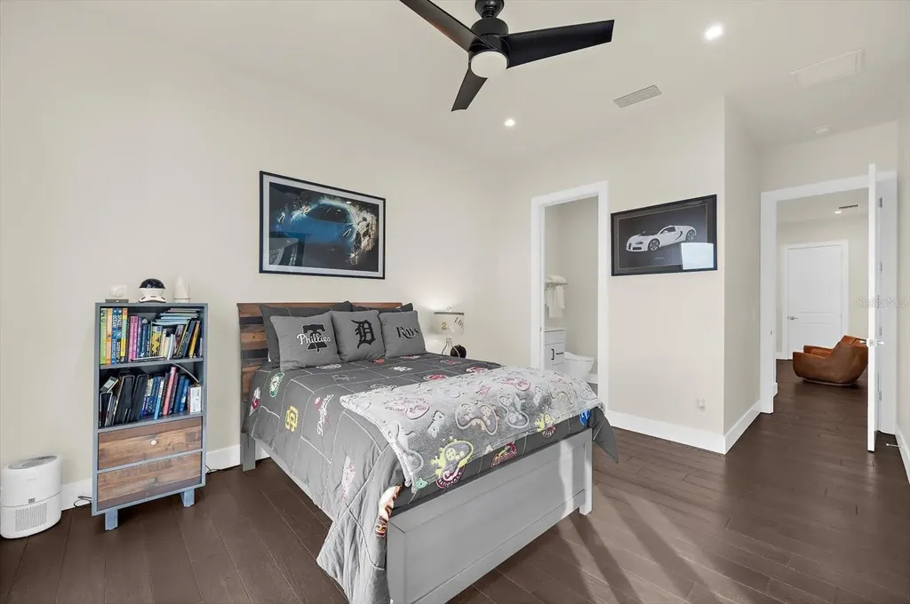 402 Hillsborough Street Palm Harbor FL 34683