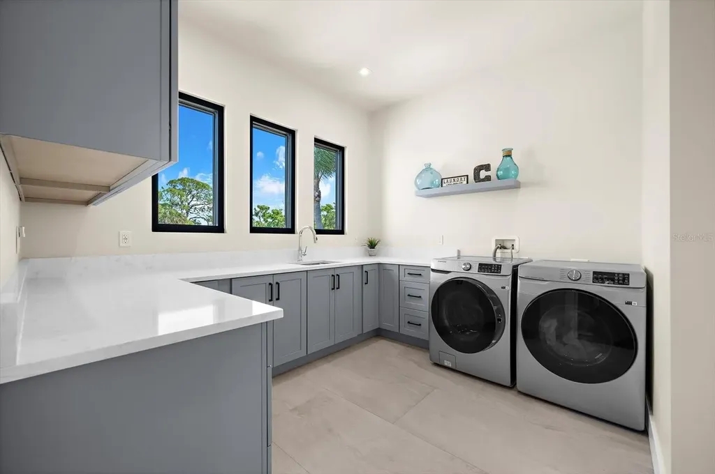 402 Hillsborough Street Palm Harbor FL 34683