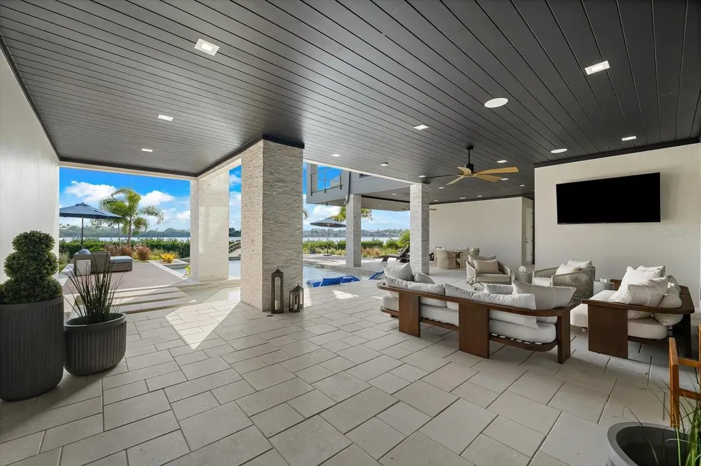 402 Hillsborough Street Palm Harbor FL 34683