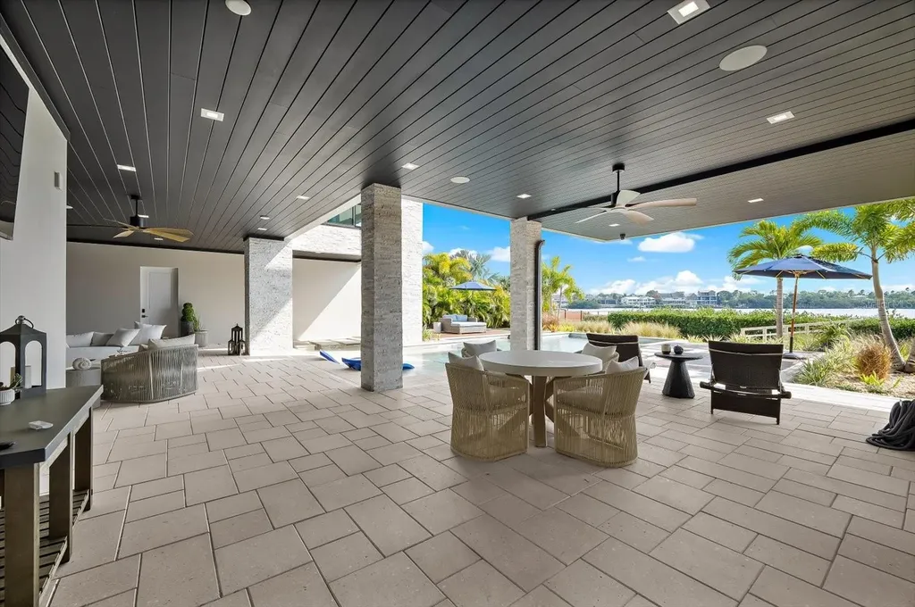 402 Hillsborough Street Palm Harbor FL 34683