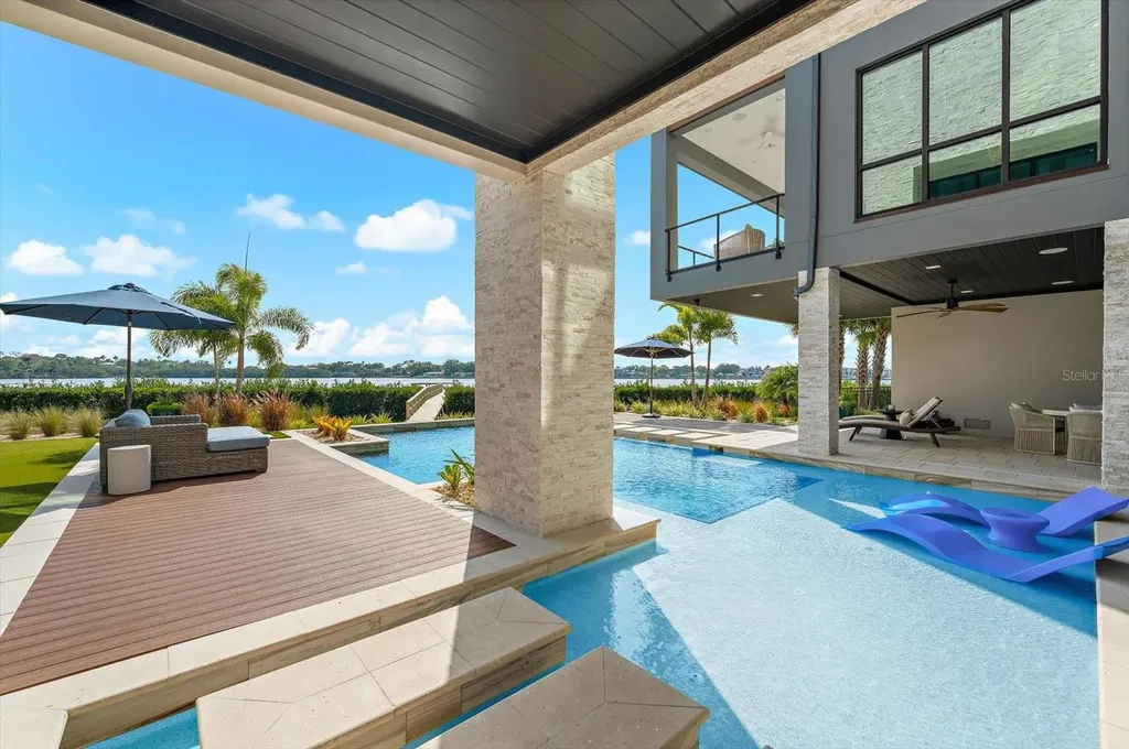 402 Hillsborough Street Palm Harbor FL 34683