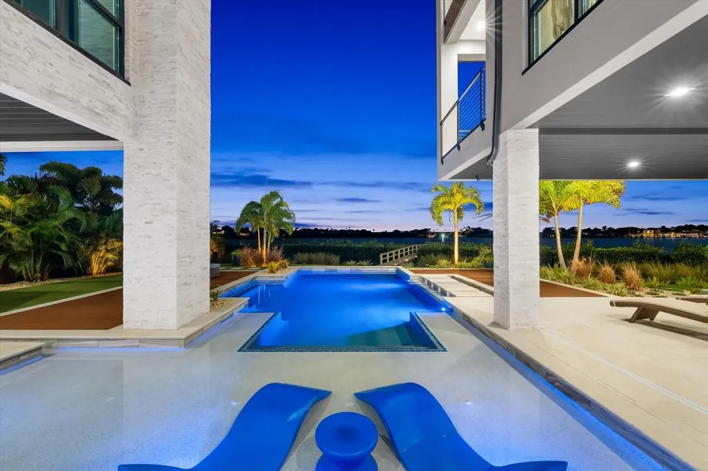 402 Hillsborough Street Palm Harbor FL 34683