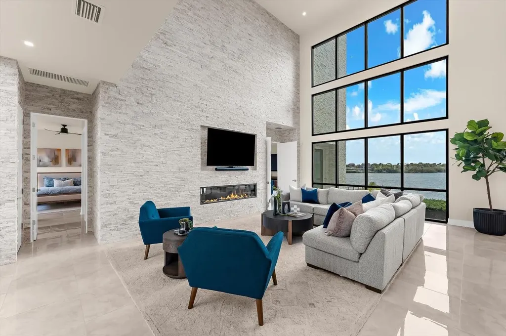 402 Hillsborough Street Palm Harbor FL 34683