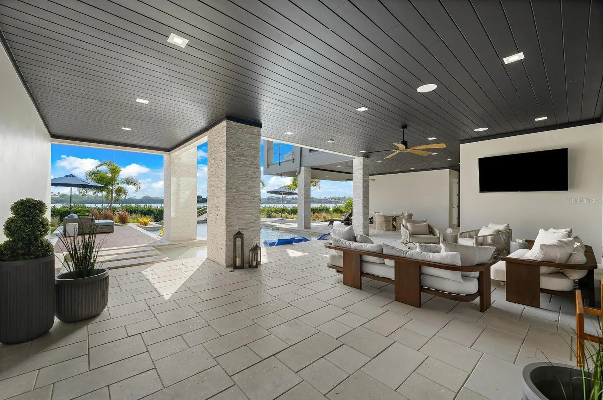 402 Hillsborough Street Palm Harbor FL 34683