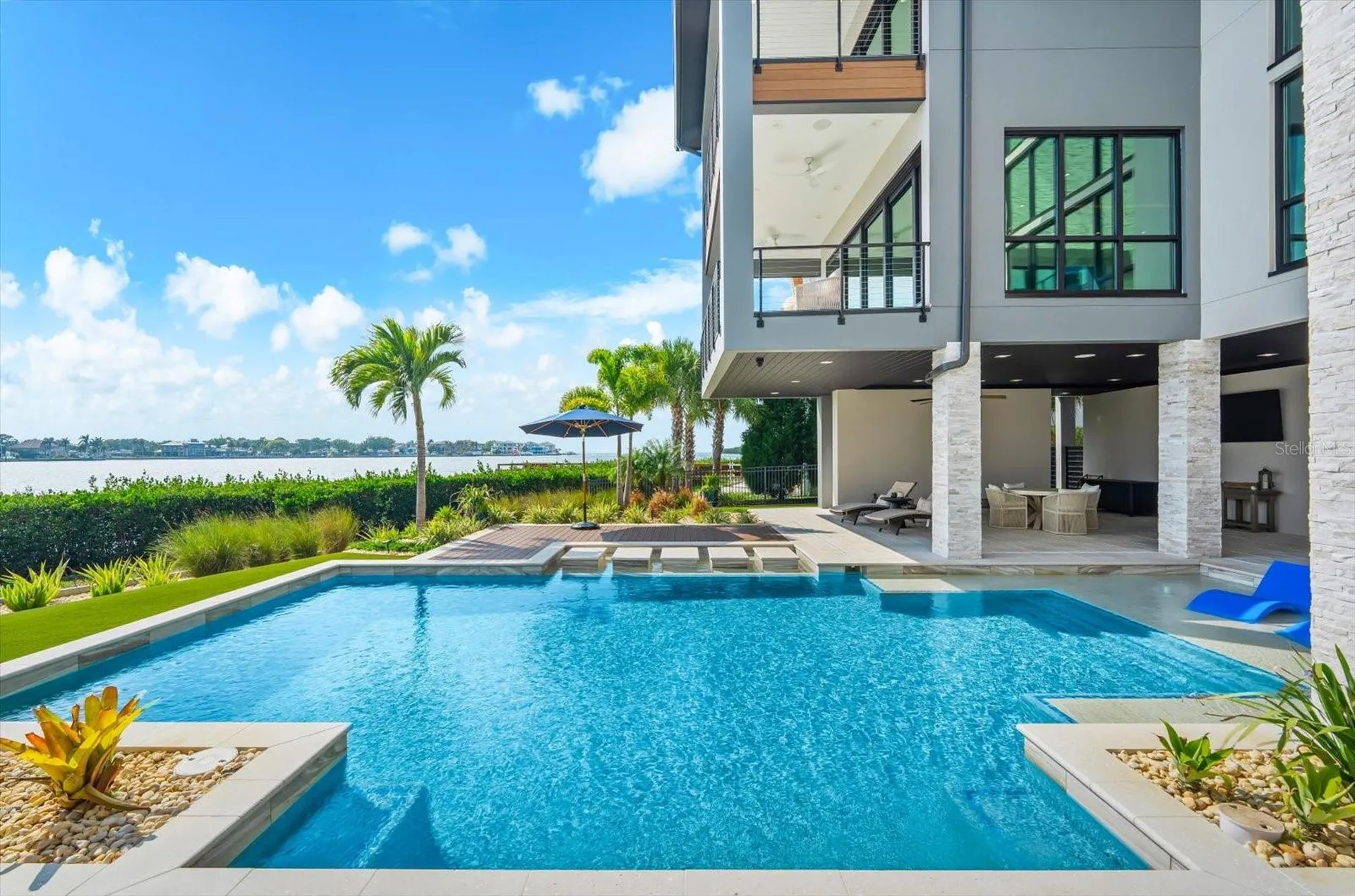402 Hillsborough Street Palm Harbor FL 34683