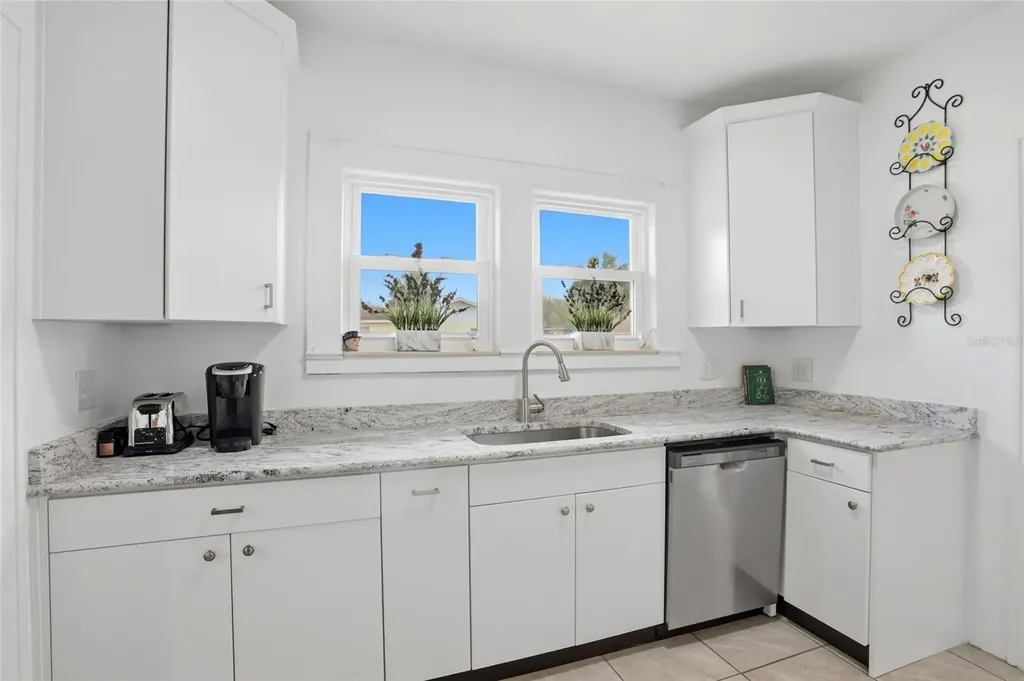 18 E Orange Street Davenport FL 33837
