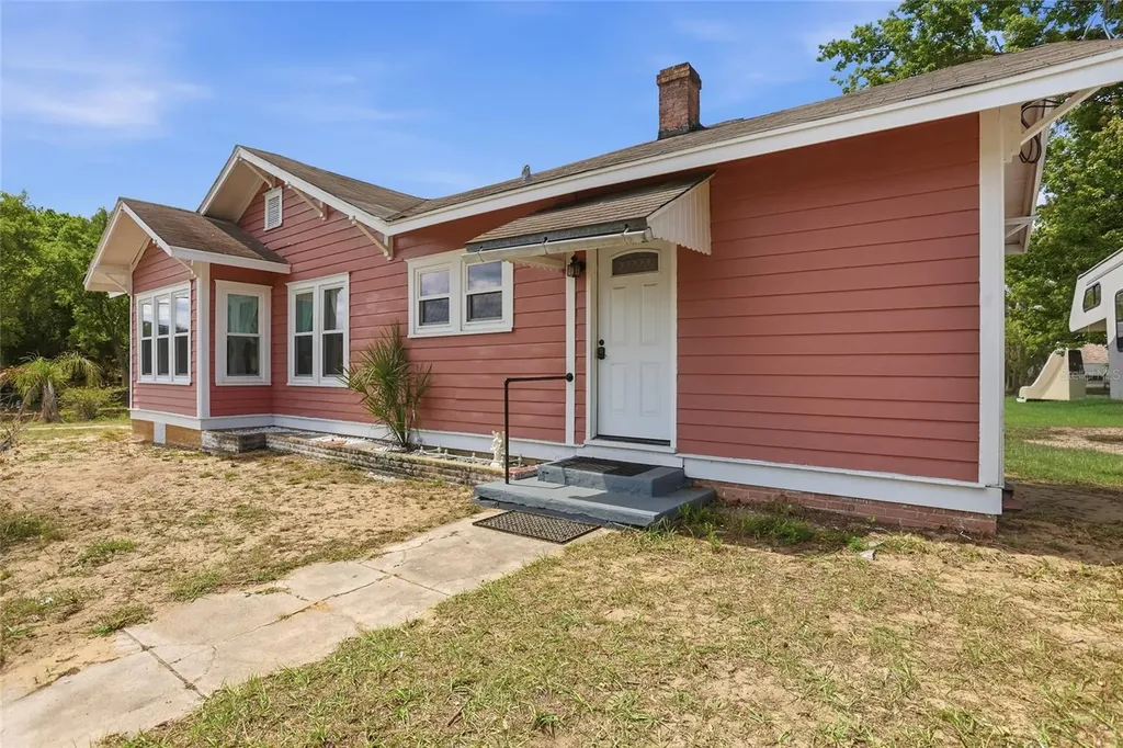 18 E Orange Street Davenport FL 33837