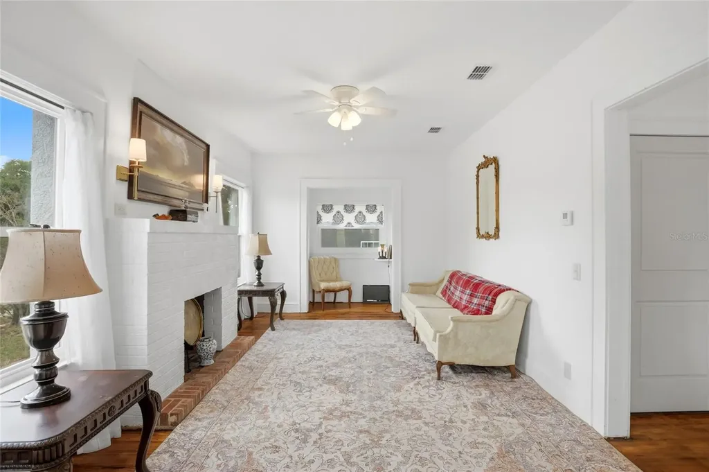 18 E Orange Street Davenport FL 33837