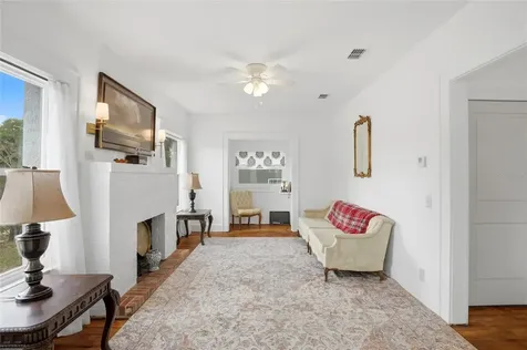18 E Orange Street Davenport FL 33837