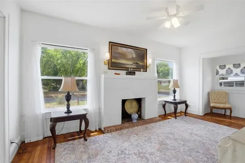 18 E Orange Street Davenport FL 33837
