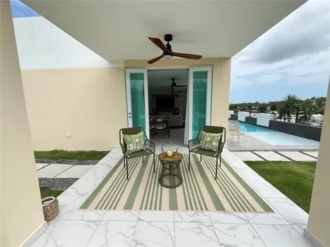 41 San Pedrito Sur Rio Grande PR 00745