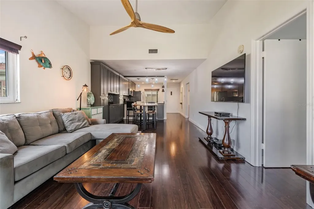 637 Drake Lane N Dunedin FL 34698