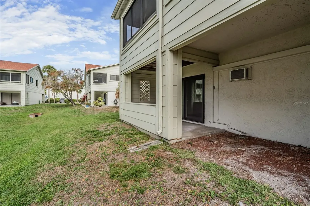 637 Drake Lane N Dunedin FL 34698