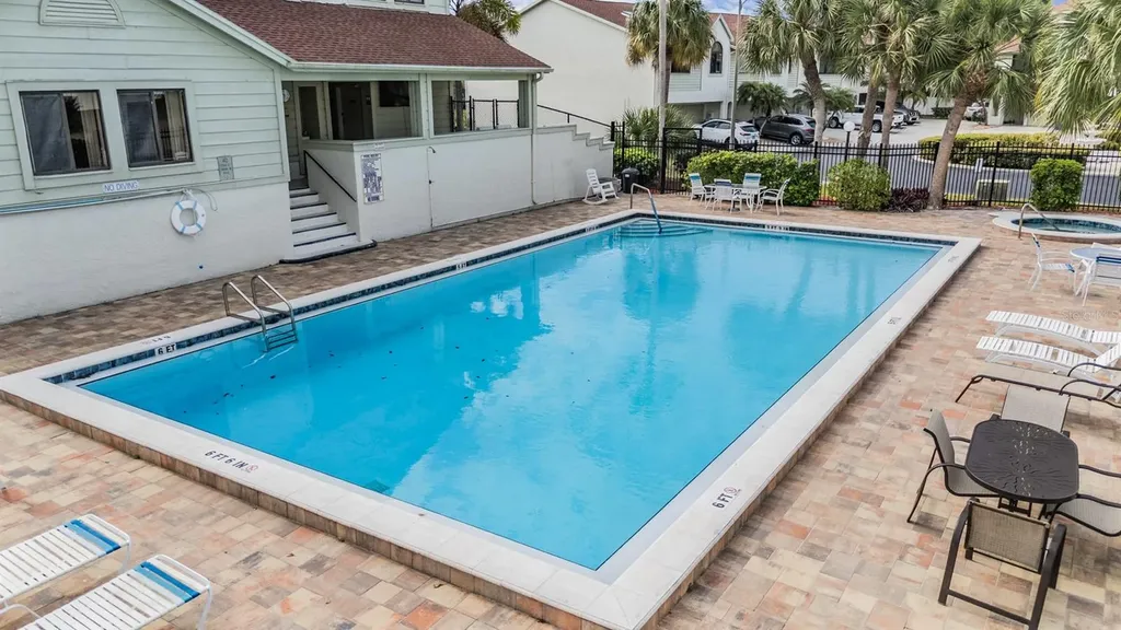637 Drake Lane N Dunedin FL 34698