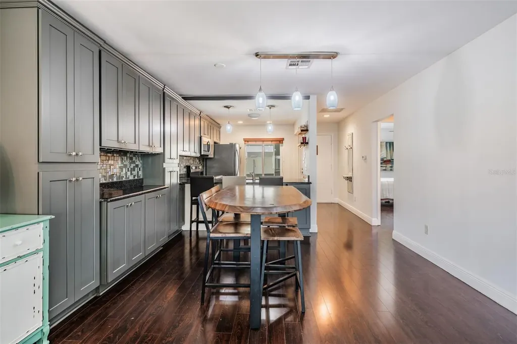 637 Drake Lane N Dunedin FL 34698