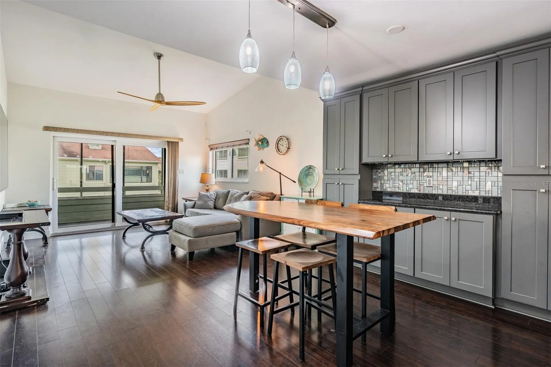 637 Drake Lane N Dunedin FL 34698