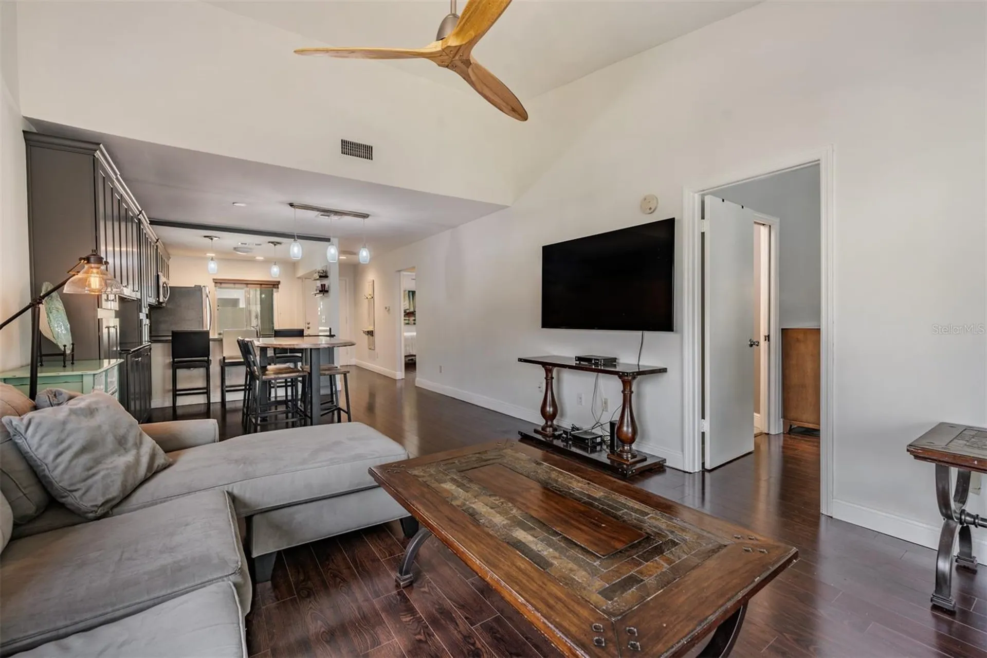 637 Drake Lane N Dunedin FL 34698