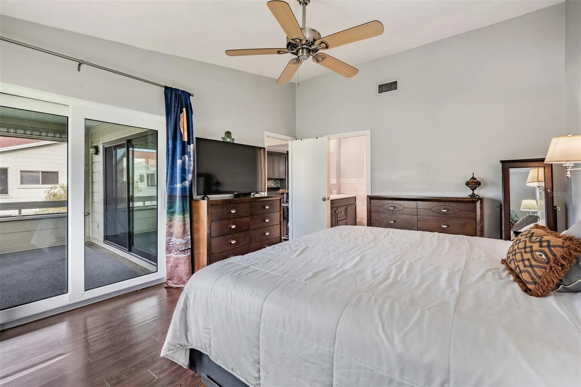 637 Drake Lane N Dunedin FL 34698