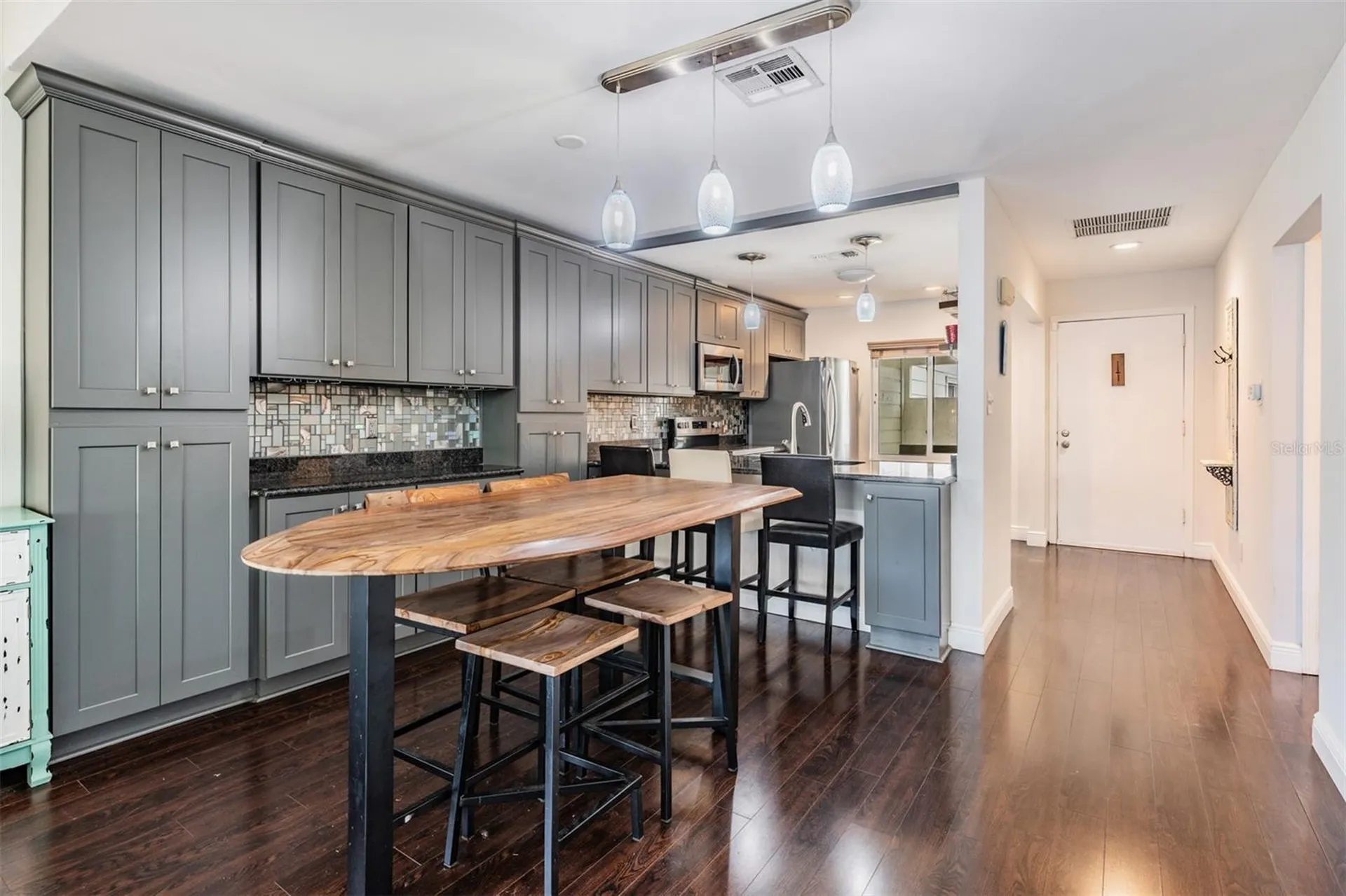 637 Drake Lane N Dunedin FL 34698