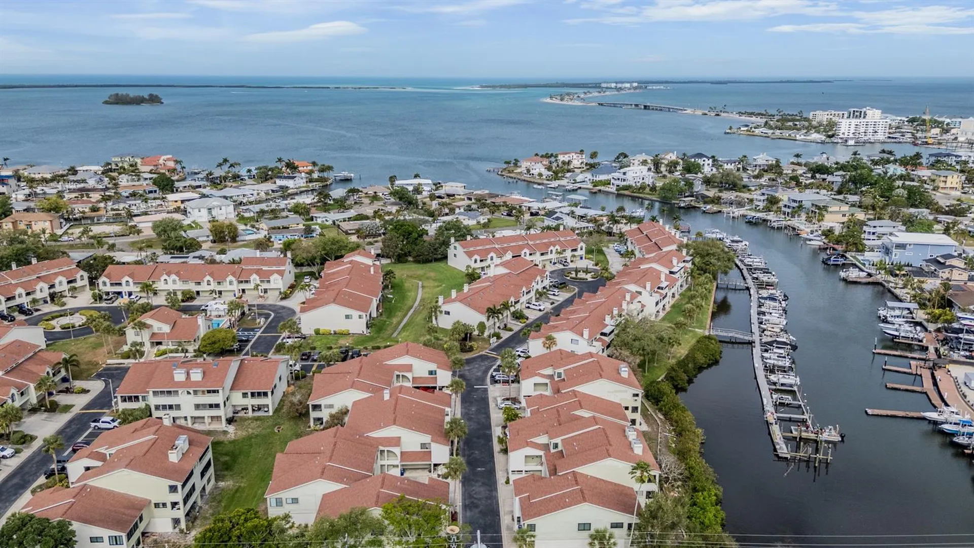 637 Drake Lane N Dunedin FL 34698