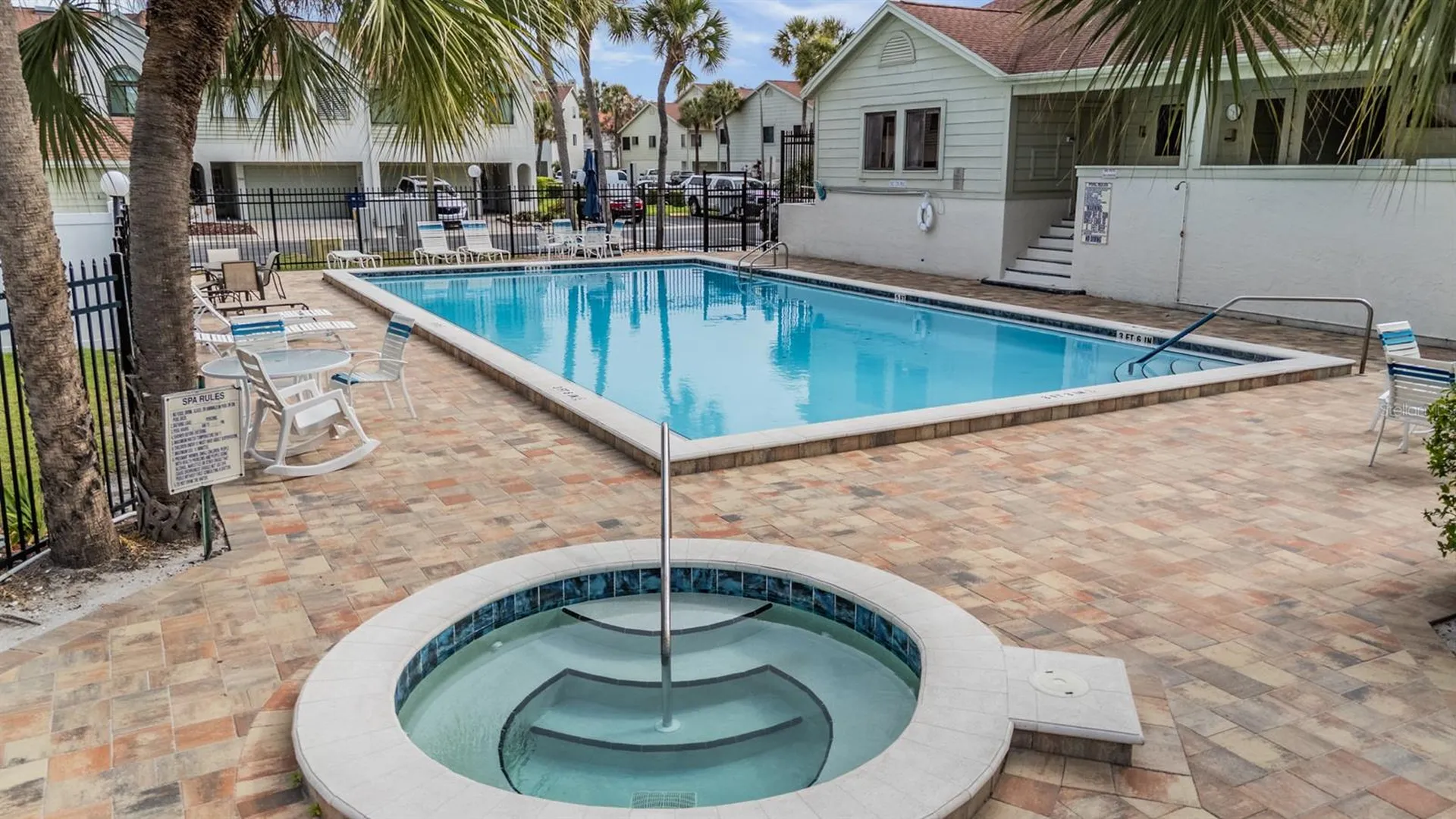 637 Drake Lane N Dunedin FL 34698