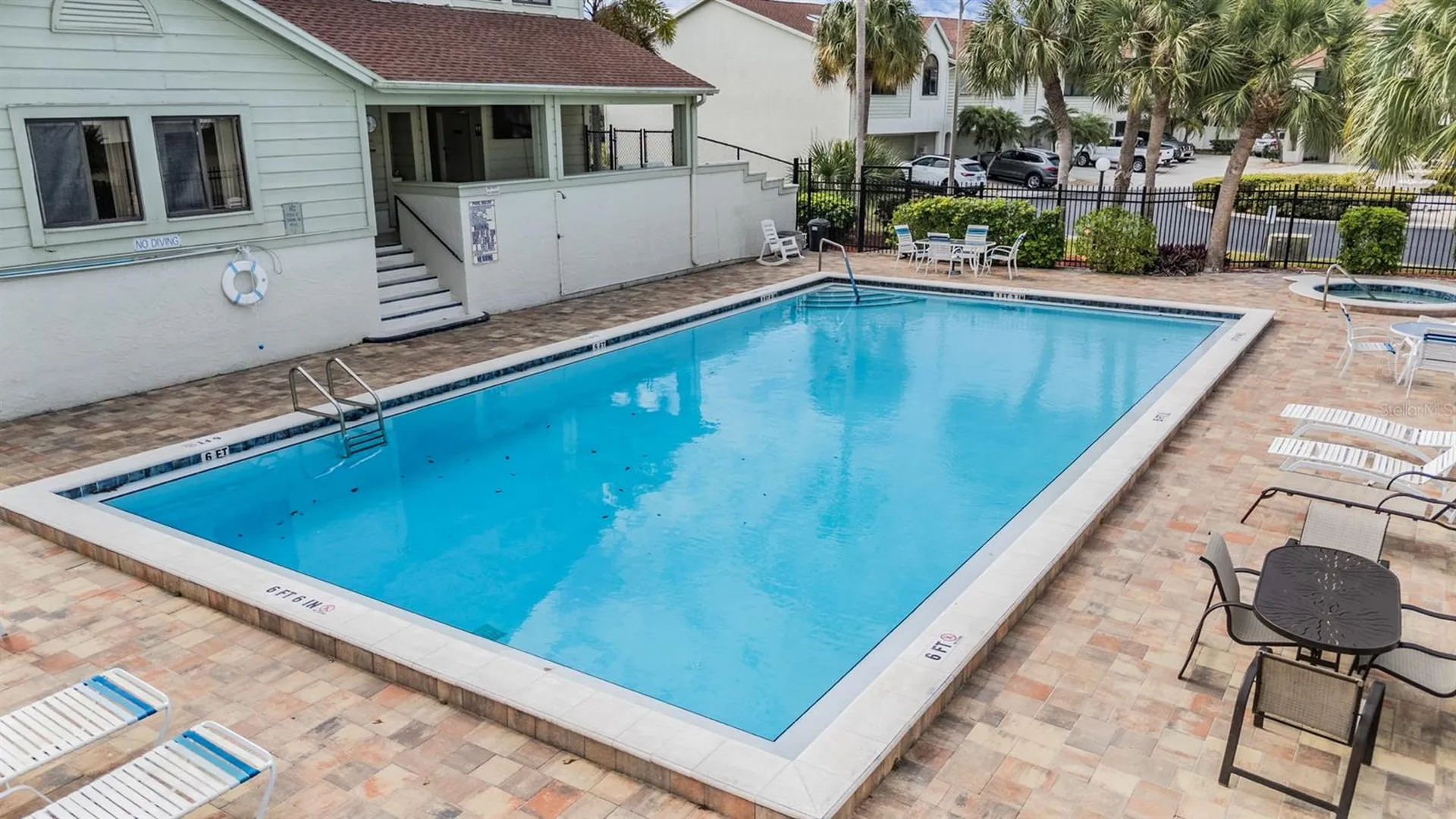 637 Drake Lane N Dunedin FL 34698