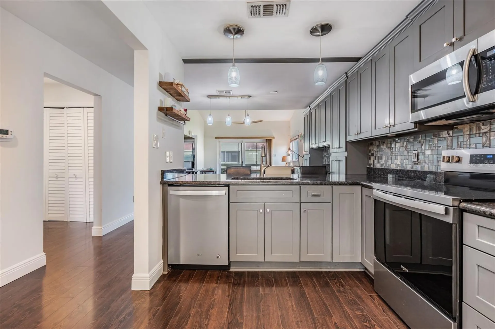 637 Drake Lane N Dunedin FL 34698