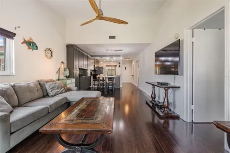 637 Drake Lane N Dunedin FL 34698