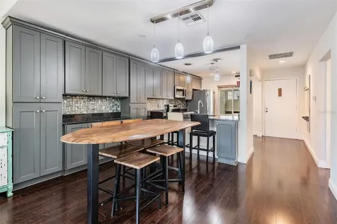 637 Drake Lane N Dunedin FL 34698
