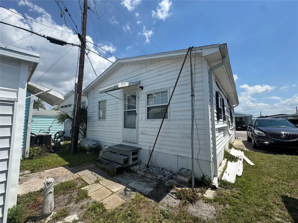 2049 Champion Street Sarasota FL 34231
