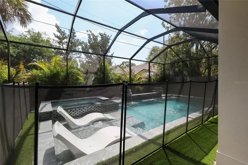 2402 W Parkland Boulevard Tampa FL 33609
