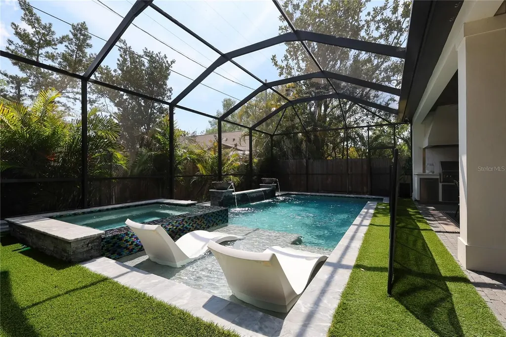 2402 W Parkland Boulevard Tampa FL 33609