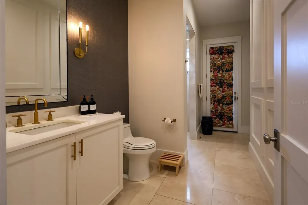 2402 W Parkland Boulevard Tampa FL 33609