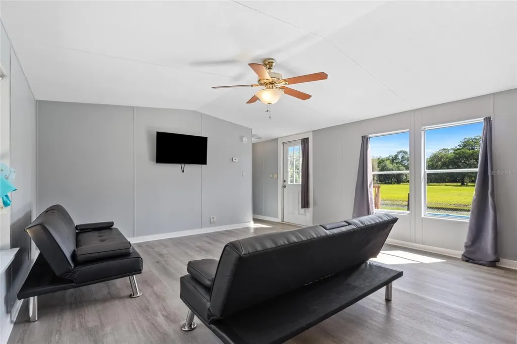 11902 Cr 727 Webster FL 33597
