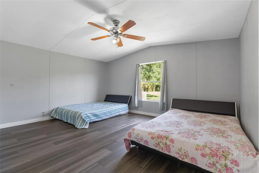 11902 Cr 727 Webster FL 33597