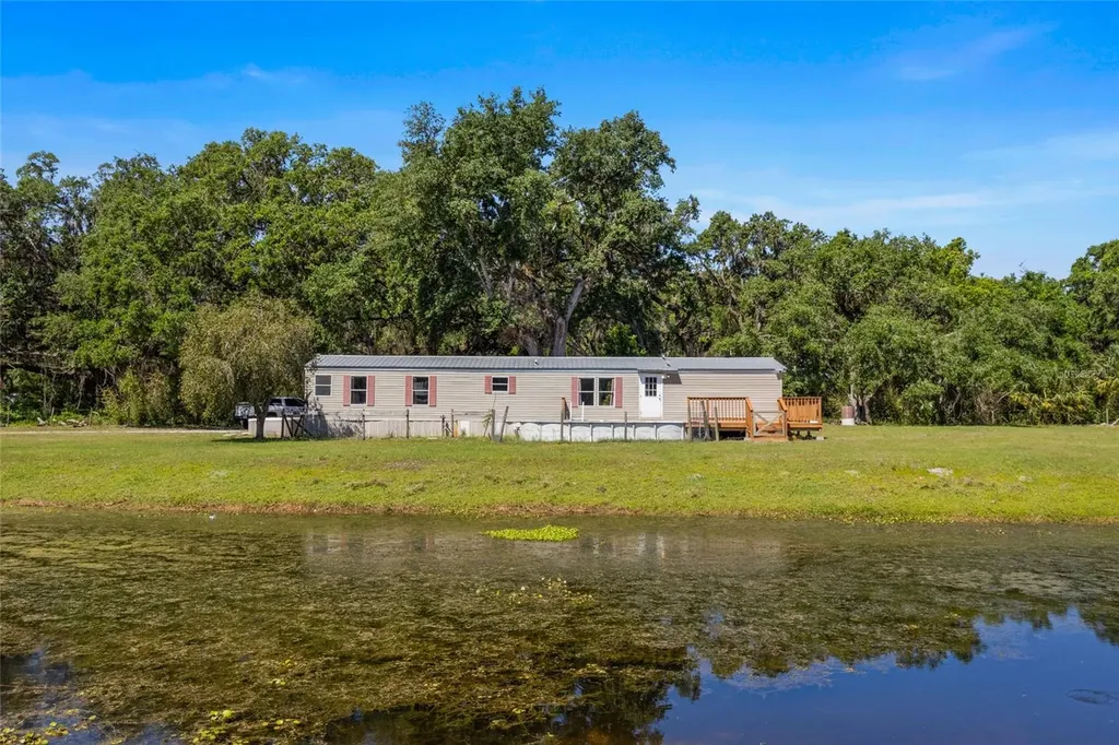 11902 Cr 727 Webster FL 33597