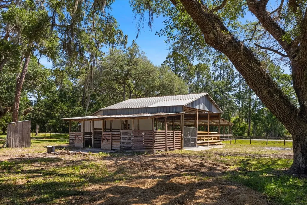 11902 Cr 727 Webster FL 33597