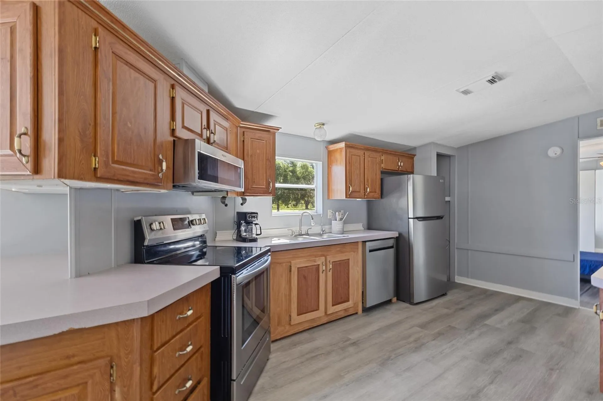 11902 Cr 727 Webster FL 33597