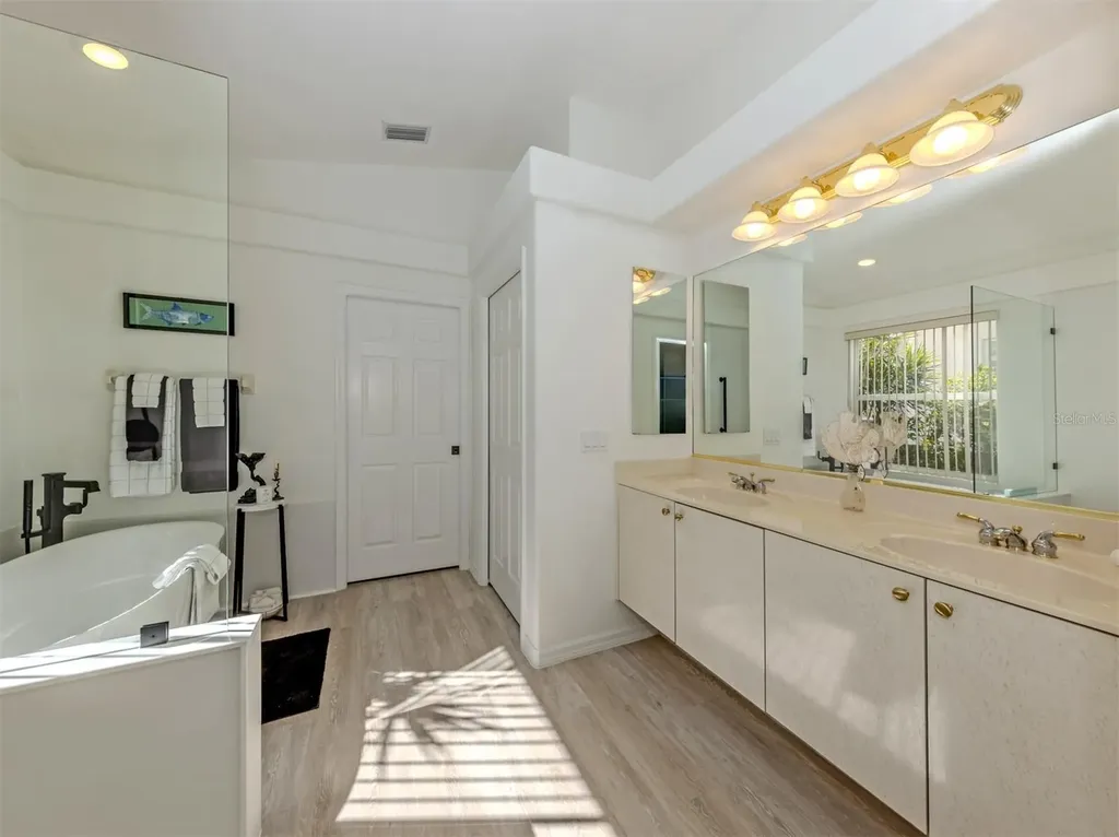 404 Pinewood Lake Drive Venice FL 34285