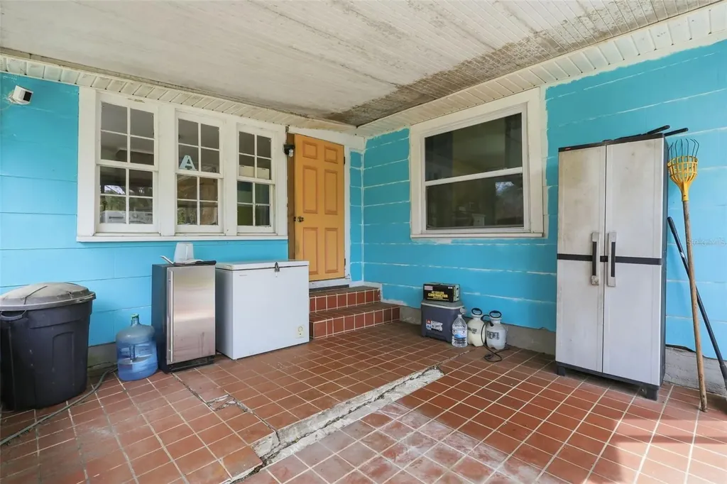 460 Alhambra Avenue De Leon Springs FL 32130