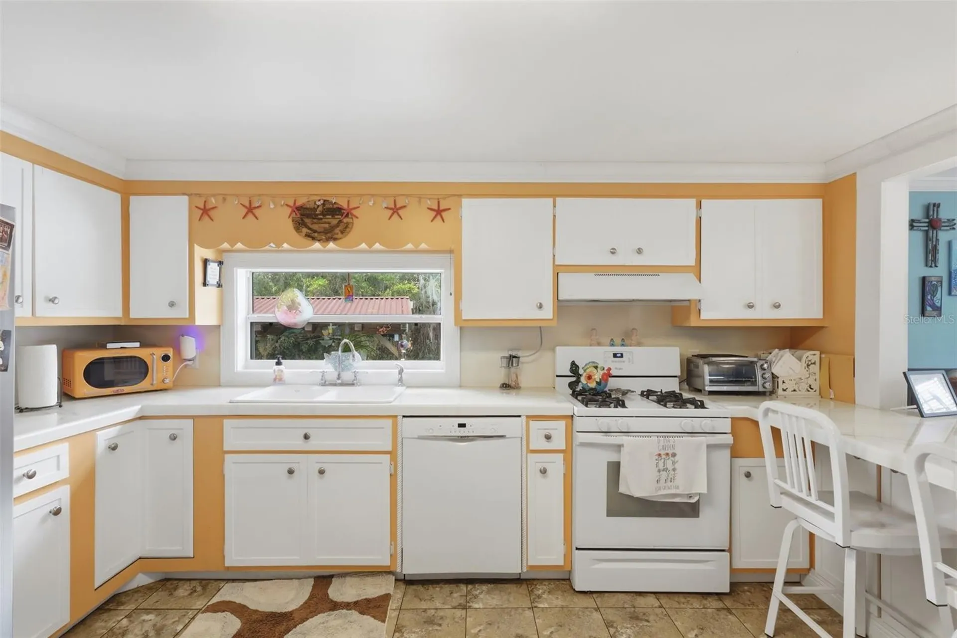 460 Alhambra Avenue De Leon Springs FL 32130