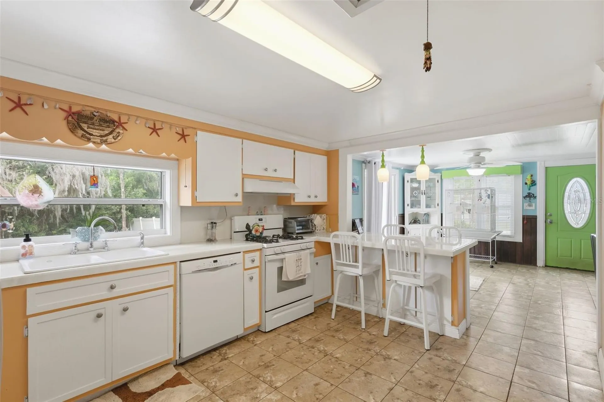 460 Alhambra Avenue De Leon Springs FL 32130