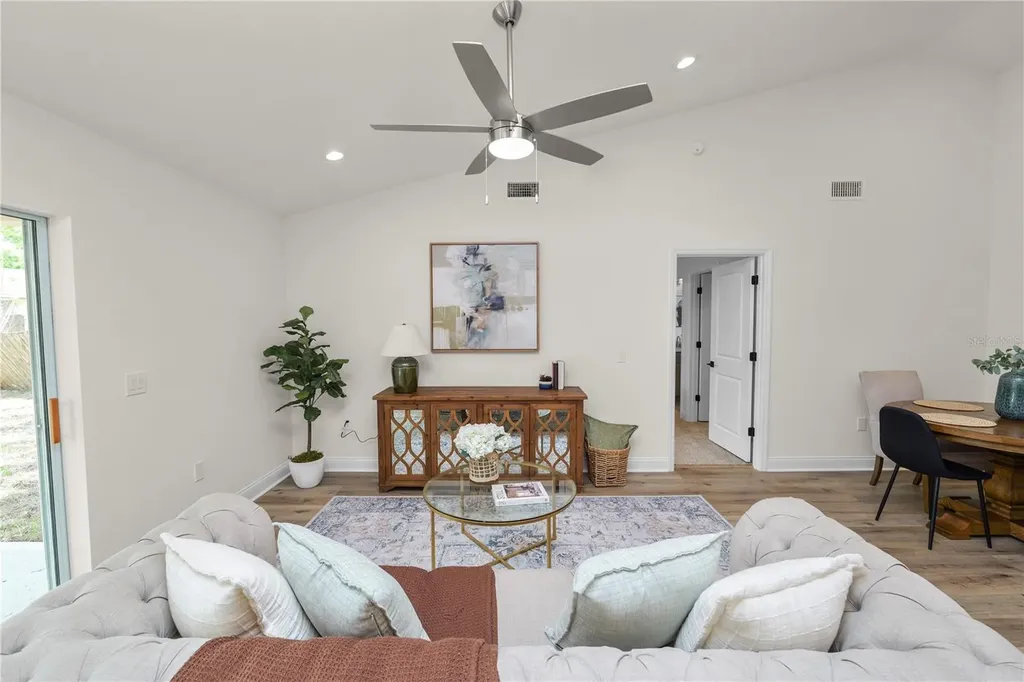 790 Eagle Avenue E Eagle Lake FL 33839