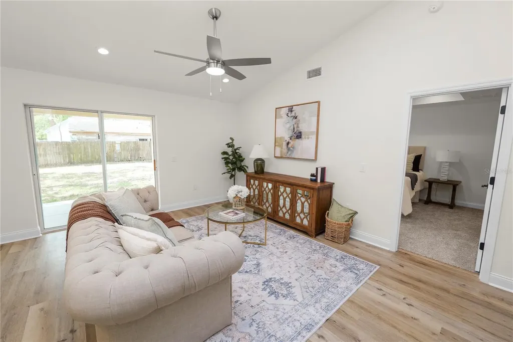 790 Eagle Avenue E Eagle Lake FL 33839