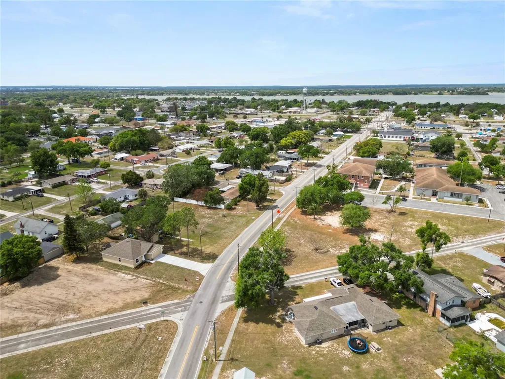 790 Eagle Avenue E Eagle Lake FL 33839