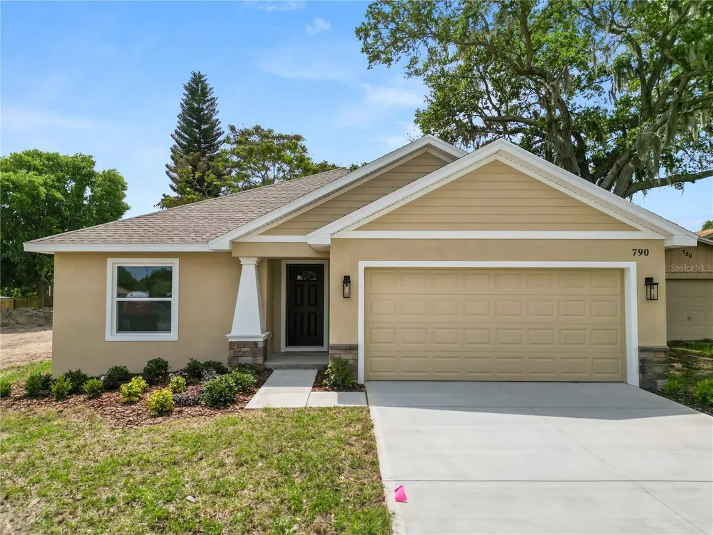 790 Eagle Avenue E Eagle Lake FL 33839
