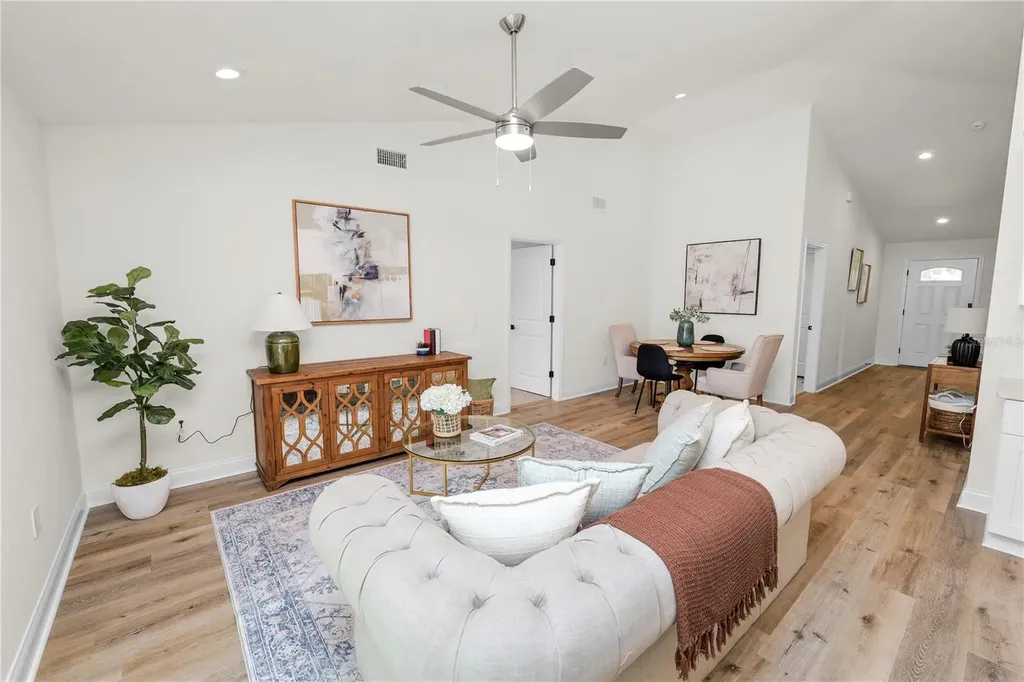 790 Eagle Avenue E Eagle Lake FL 33839